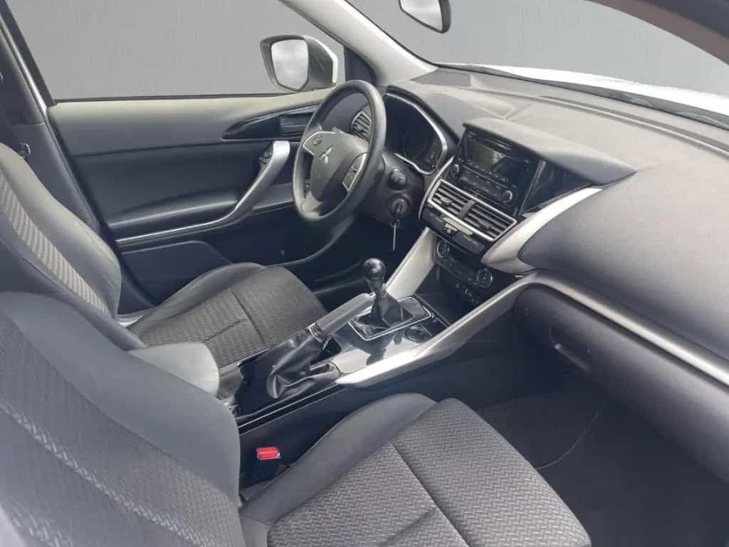 Mitsubishi Eclipse Cross 2WD 1.5 T-Mivec Basis AHK PDC Temp 08/2018-photo-17