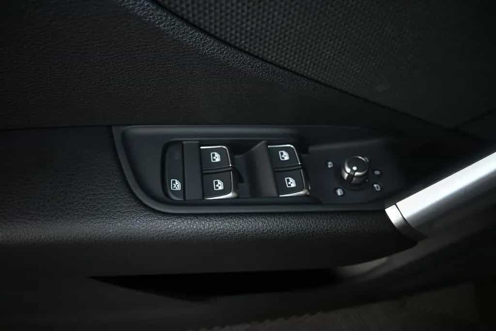 Audi Q2 35 TDI qu S-Line LED Navi Leder Kamera 19" 10/2022-photo-29