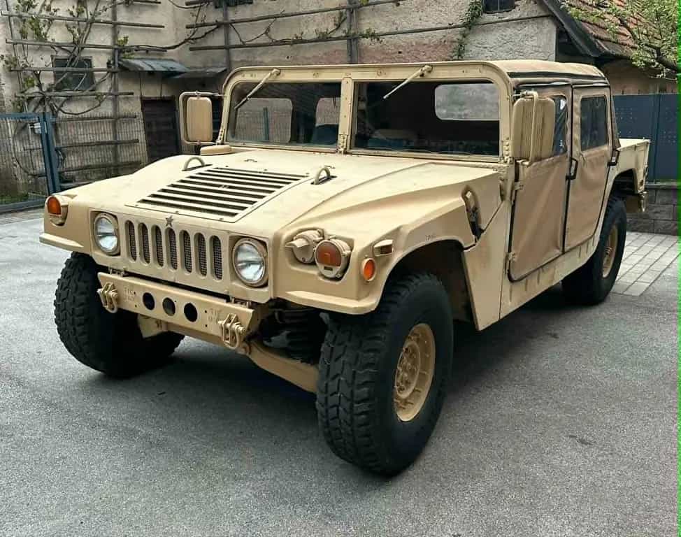 Hummer Humvee M998 01/1989-photo-0
