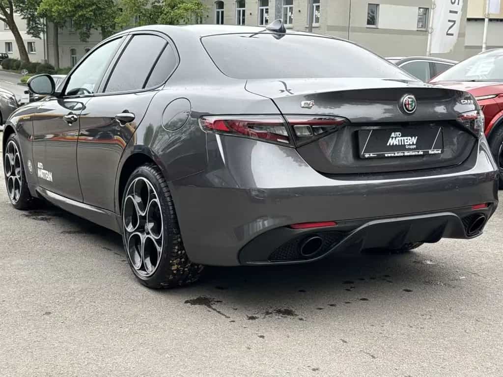 Alfa Romeo Giulia 2.0 Turbo 16V Veloce Q4 11/2023-photo-9