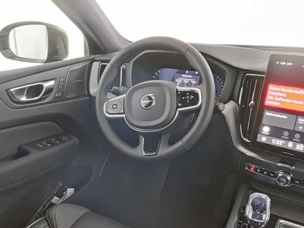 Volvo XC60 B5 B Plus Black Edition AWD HUD AHK Luftf. 09/2025-photo-13