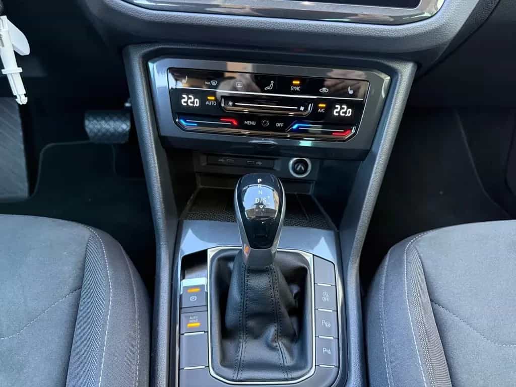 Volkswagen Tiguan Elegance 1.5 TSI DSG ACC MATRIX Kamera AH 02/2021-photo-8