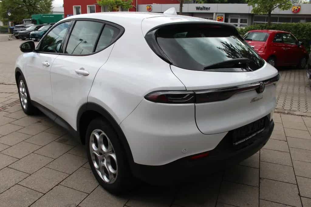 Alfa Romeo Tonale Super  0,99% Finanzierung 08/2023-photo-4