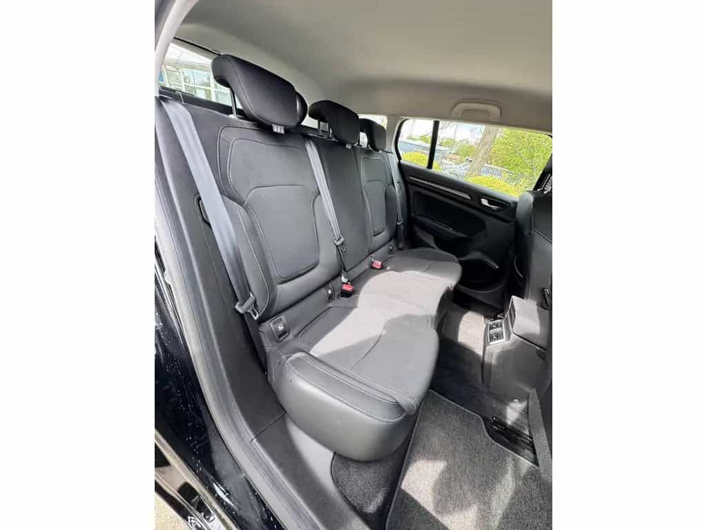 Renault Megane IV Grandtour 1.6 E-TECH Plug-in Hybrid 16 06/2022-photo-11