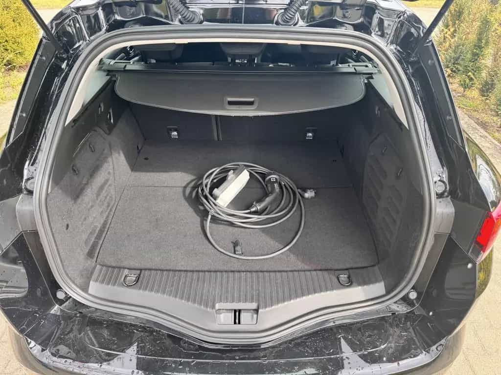 Renault Megane IV Grandtour 1.6 E-TECH Plug-in Hybrid 16 06/2022-photo-16