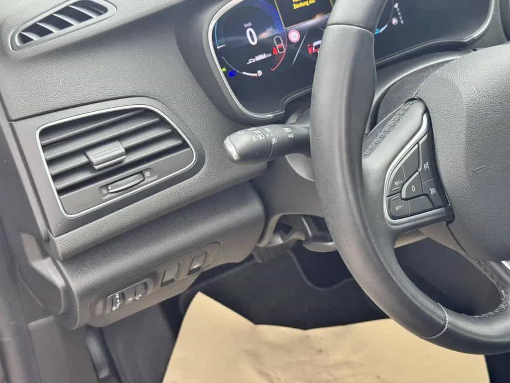 Renault Megane IV Grandtour 1.6 E-TECH Plug-in Hybrid 16 06/2022-photo-32
