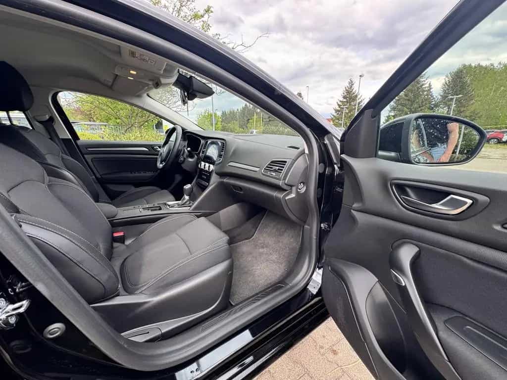 Renault Megane IV Grandtour 1.6 E-TECH Plug-in Hybrid 16 06/2022-photo-6