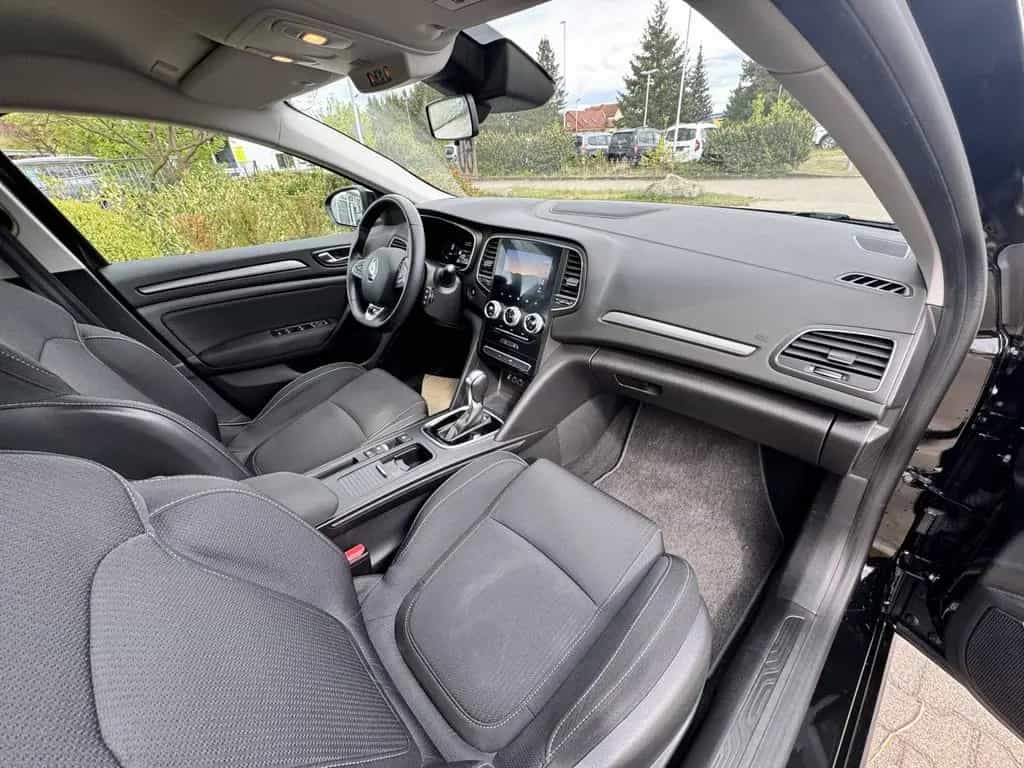 Renault Megane IV Grandtour 1.6 E-TECH Plug-in Hybrid 16 06/2022-photo-8