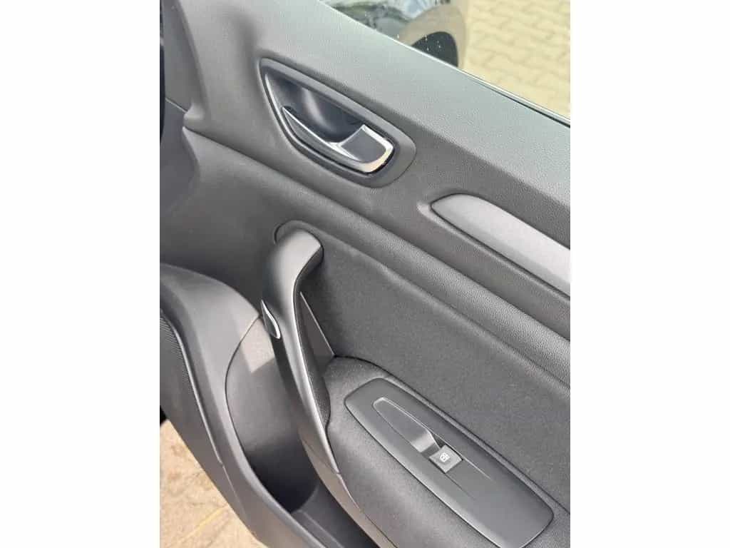Renault Megane IV Grandtour 1.6 E-TECH Plug-in Hybrid 16 06/2022-photo-9