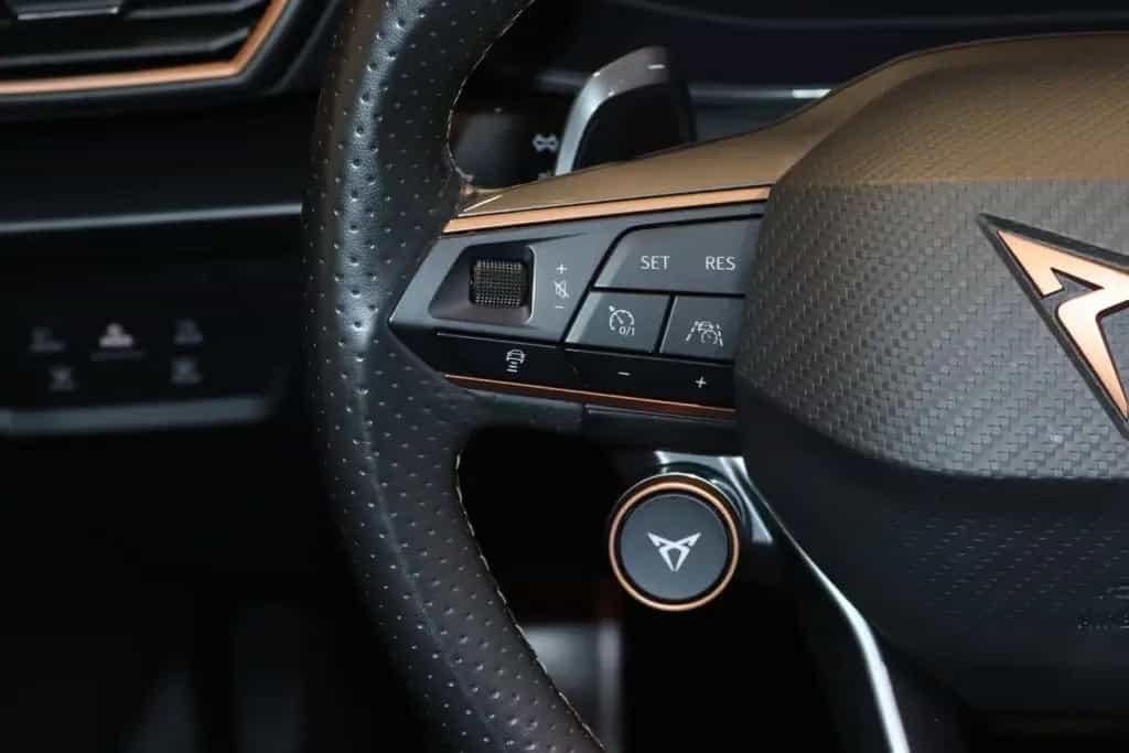 Cupra Formentor VZ 4Dr.-BREMBO-NAV-LED-KAMERA-KEYLESS- 10/2020-photo-13