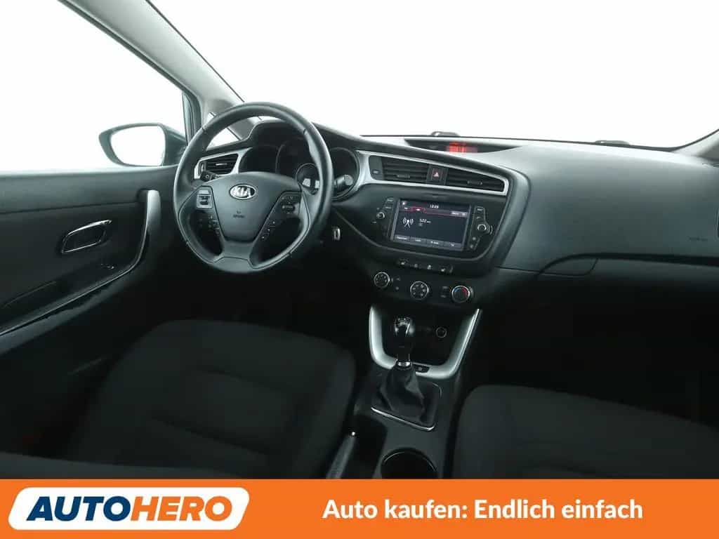 Kia cee'd / Ceed cee'd 1.6 GDI Spirit *NAVI*CAM*SHZ*KLIMA* 04/2018-photo-12