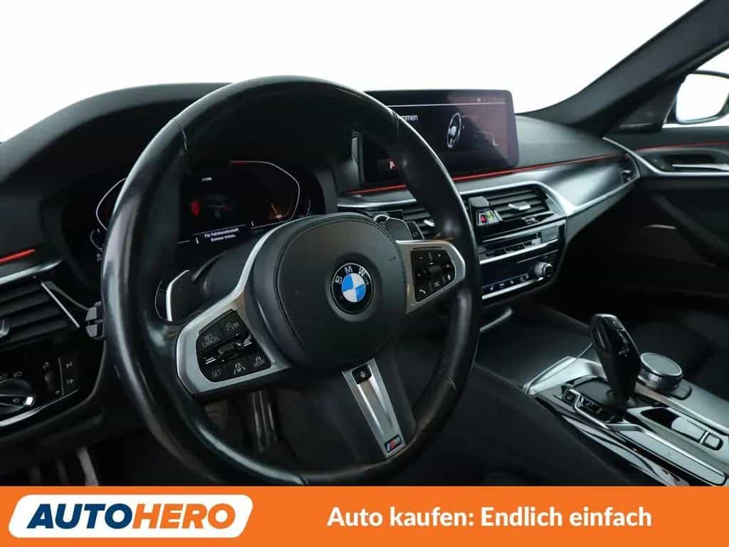 BMW 5 Series 5er 520d xDrive M Sport Aut.*NAVI*LASER*HUD*H&K* 12/2021-photo-10