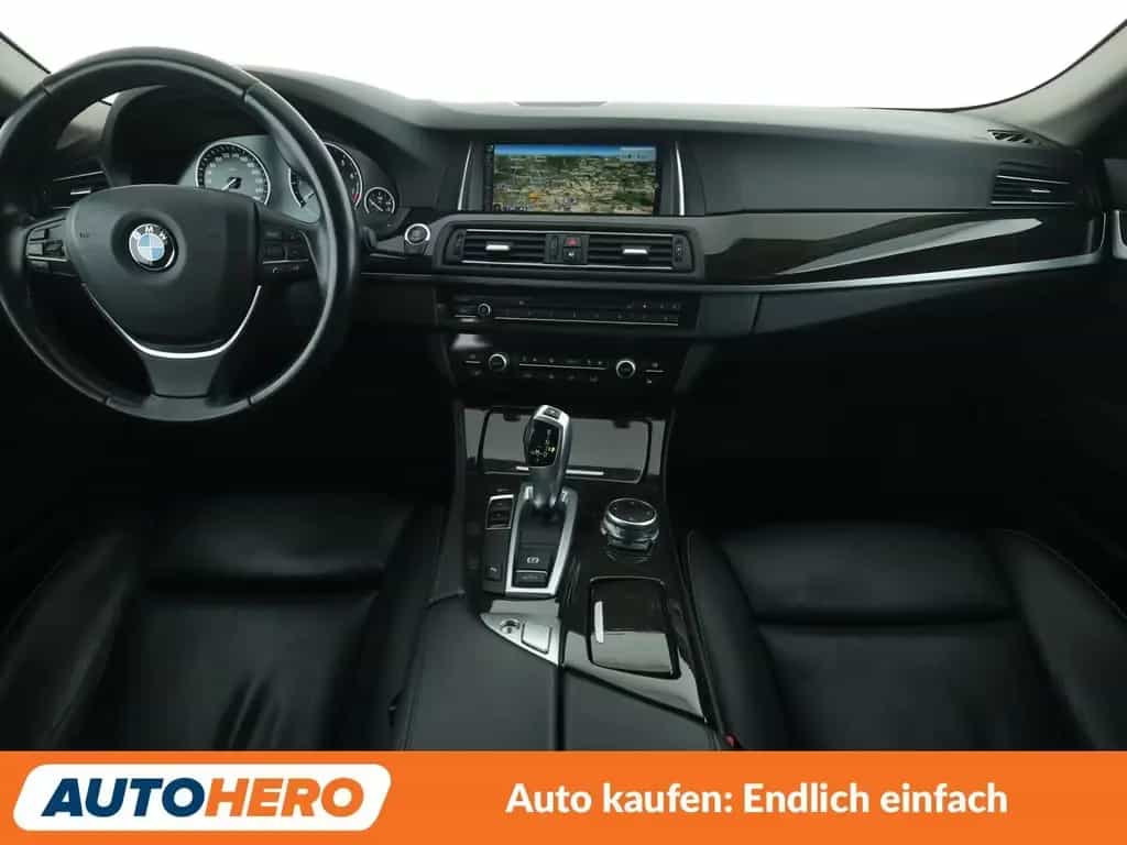 BMW 5 Series 520i Luxury Line Aut.*NAVI*BI-XENON*TEMPO*CAM* 02/2017-photo-11