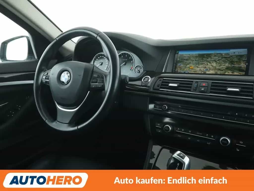 BMW 5 Series 520i Luxury Line Aut.*NAVI*BI-XENON*TEMPO*CAM* 02/2017-photo-12