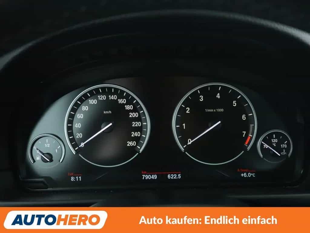 BMW 5 Series 520i Luxury Line Aut.*NAVI*BI-XENON*TEMPO*CAM* 02/2017-photo-19