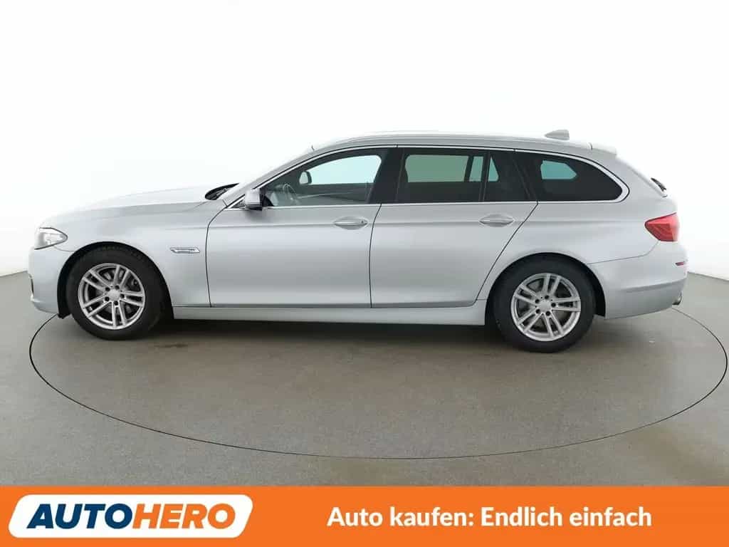 BMW 5 Series 520i Luxury Line Aut.*NAVI*BI-XENON*TEMPO*CAM* 02/2017-photo-2