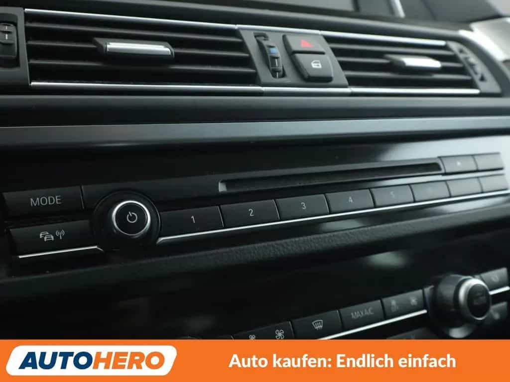 BMW 5 Series 520i Luxury Line Aut.*NAVI*BI-XENON*TEMPO*CAM* 02/2017-photo-23