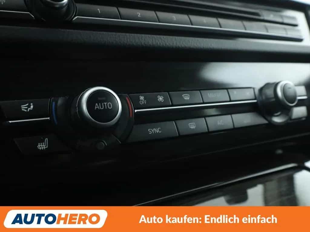 BMW 5 Series 520i Luxury Line Aut.*NAVI*BI-XENON*TEMPO*CAM* 02/2017-photo-24