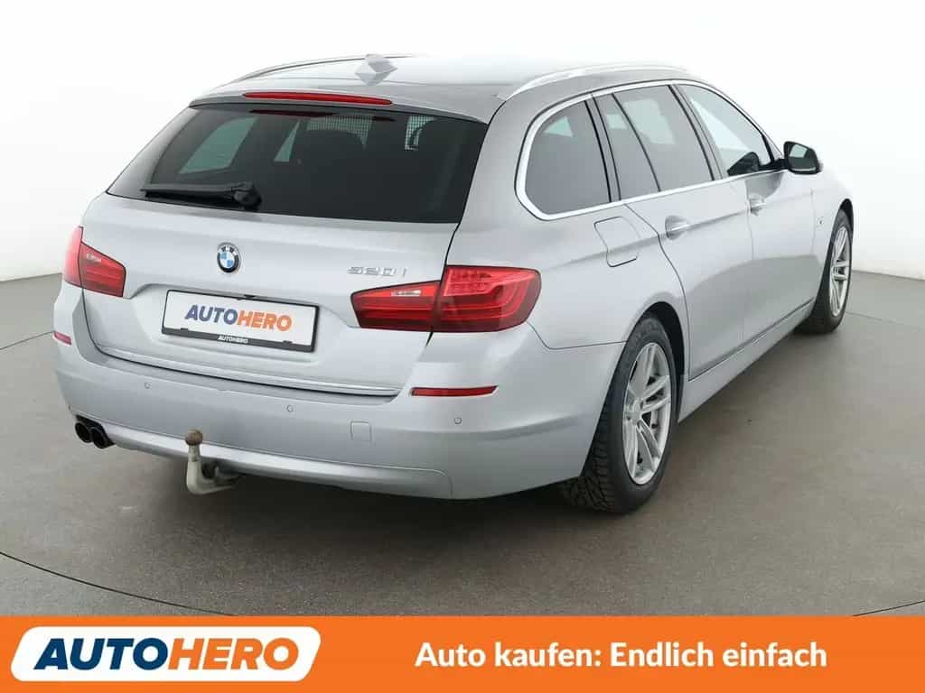 BMW 5 Series 520i Luxury Line Aut.*NAVI*BI-XENON*TEMPO*CAM* 02/2017-photo-5