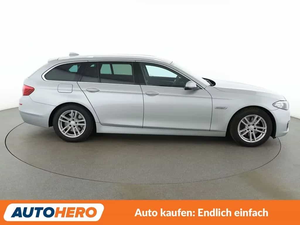 BMW 5 Series 520i Luxury Line Aut.*NAVI*BI-XENON*TEMPO*CAM* 02/2017-photo-6