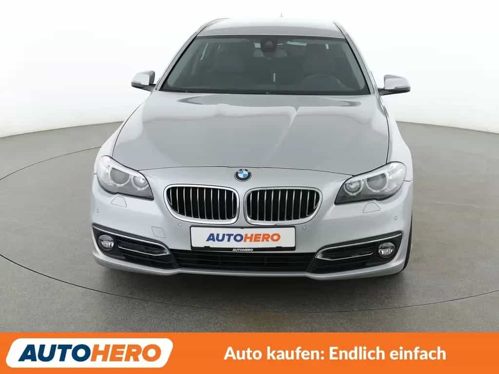 BMW 5 Series 520i Luxury Line Aut.*NAVI*BI-XENON*TEMPO*CAM* 02/2017-photo-8