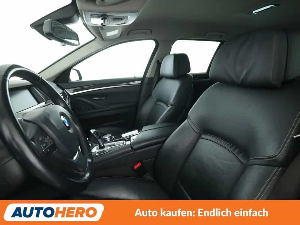 BMW 5 Series 520i Luxury Line Aut.*NAVI*BI-XENON*TEMPO*CAM* 02/2017-photo-9