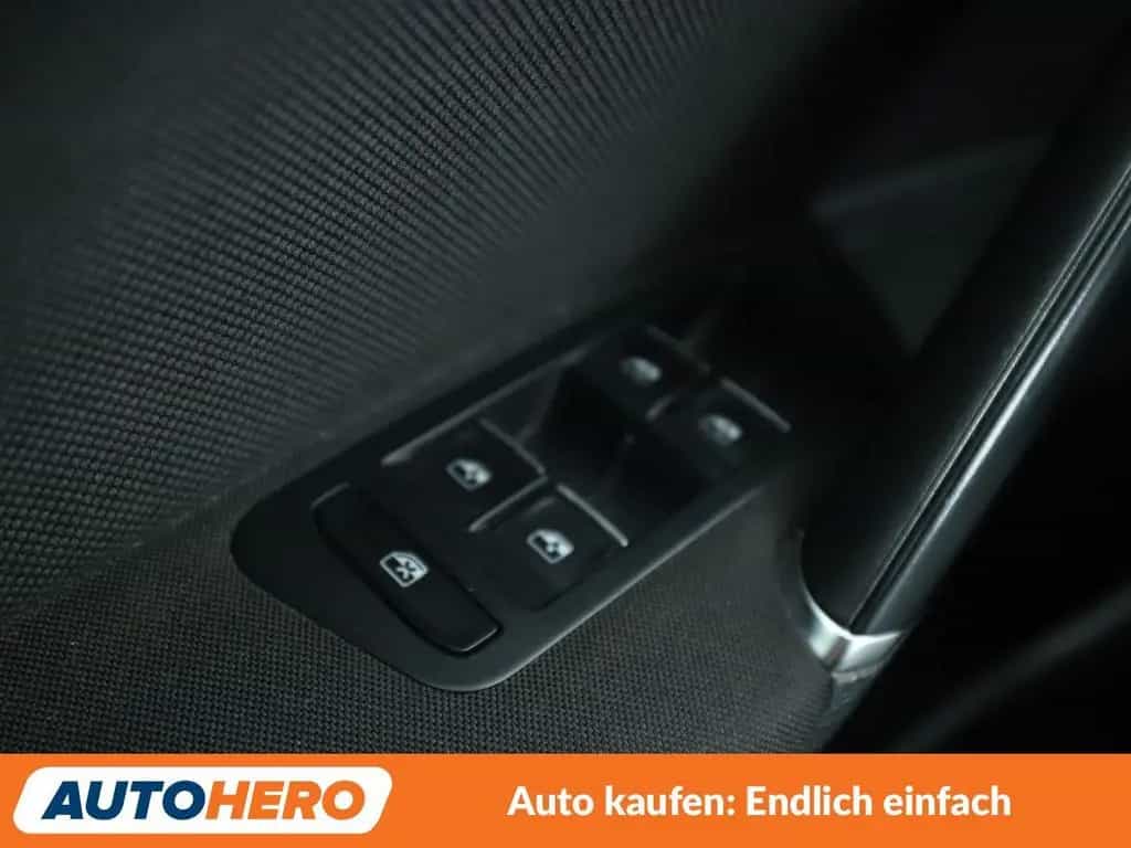 Volkswagen Golf VII 2.0 TSI GTI BMT Aut.*NAVI*LED*ACC*CAM* 01/2018-photo-24