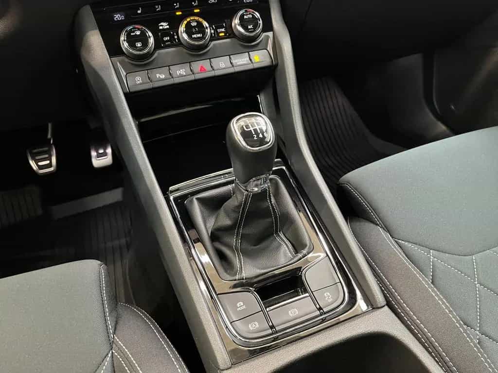 Skoda Karoq Sportline 1.5TSI DSG 360°Kamera MATRIX ACC 09/2022-photo-8