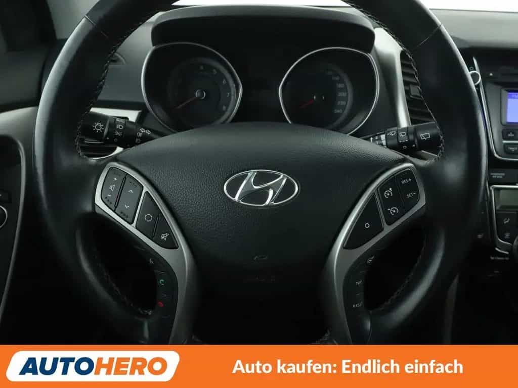Hyundai i30 1.6 GDI Passion blue*TEMPO*PDC*SHZ*LIM*ALU* 03/2016-photo-18