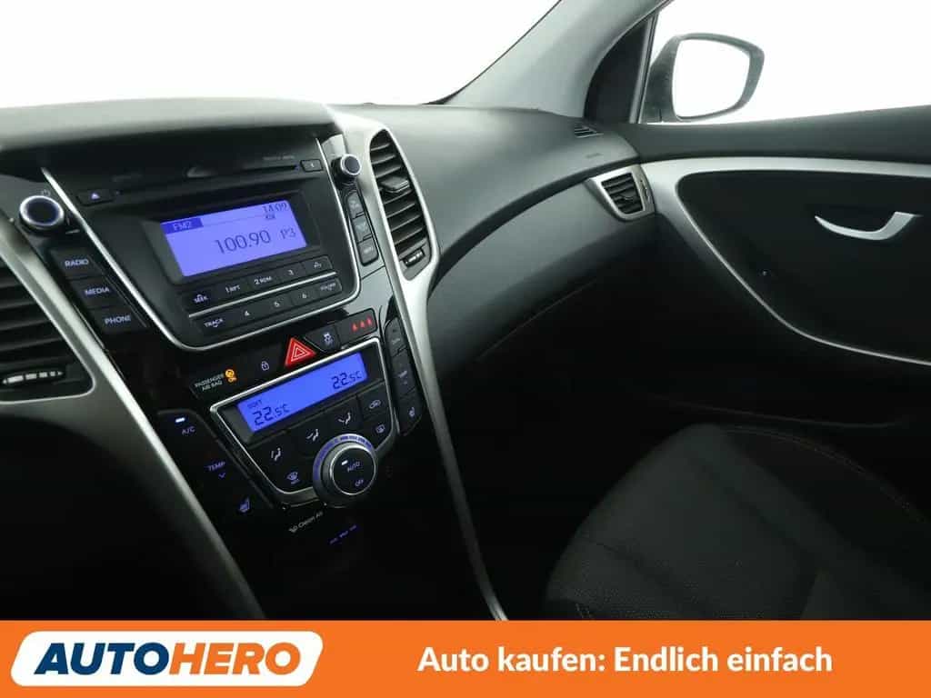 Hyundai i30 1.6 GDI Passion blue*TEMPO*PDC*SHZ*LIM*ALU* 03/2016-photo-24