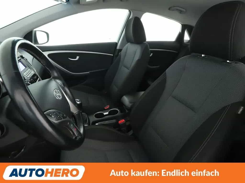 Hyundai i30 1.6 GDI Passion blue*TEMPO*PDC*SHZ*LIM*ALU* 03/2016-photo-9