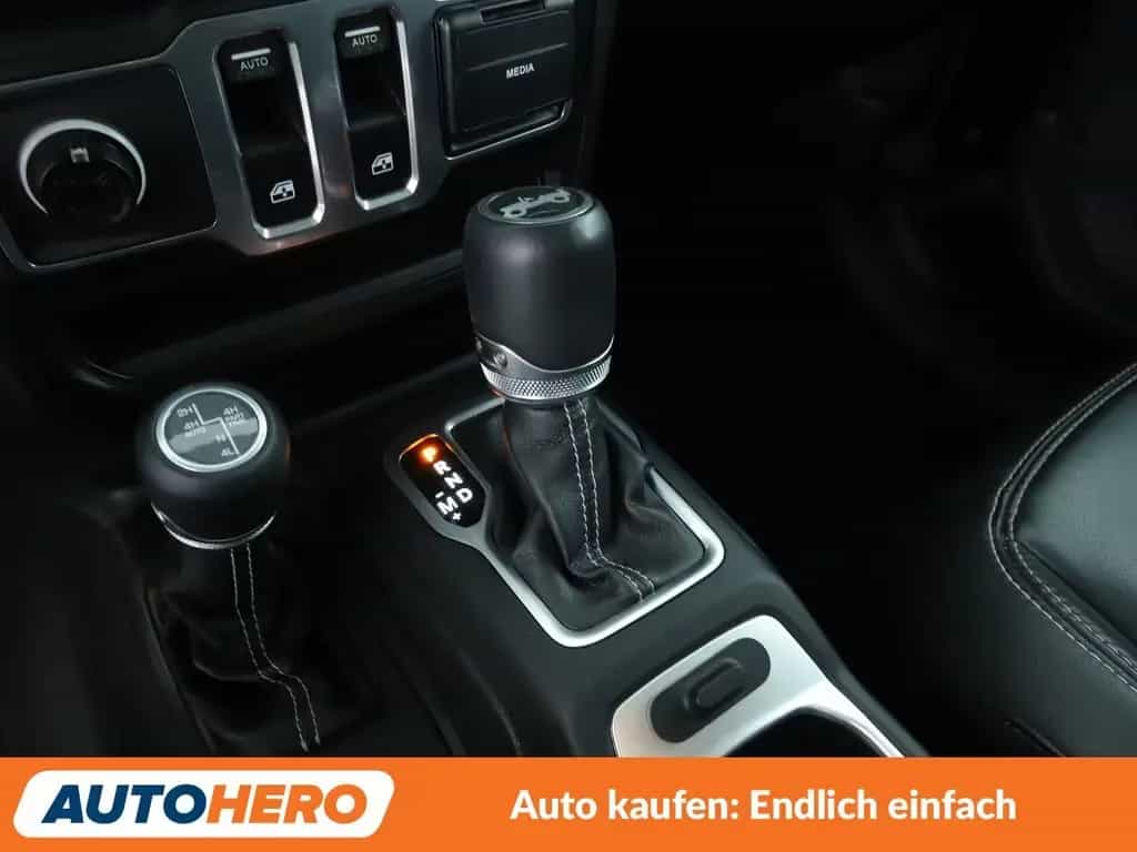 Jeep Wrangler 2.2 CRDi Sahara Aut.*LED*TEMPO*PDC* 09/2018-photo-23