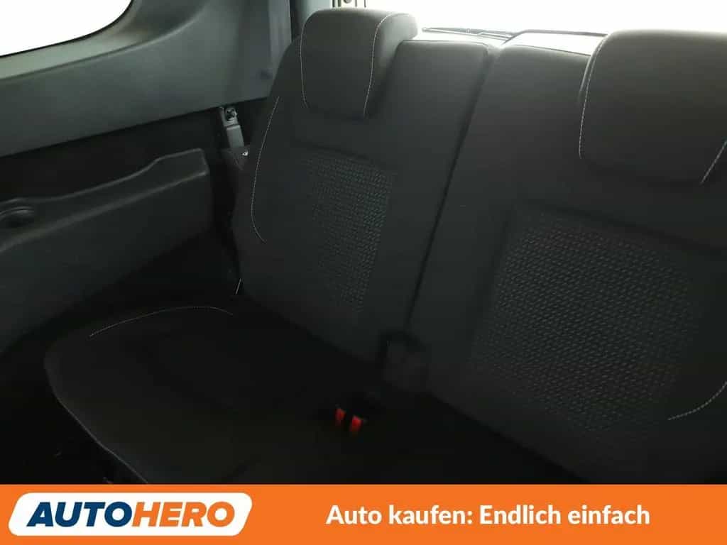 Dacia Lodgy 1.3 TCe Comfort*NAVI*TEMPO*PDC*SHZ*KLIMA* 11/2020-photo-24