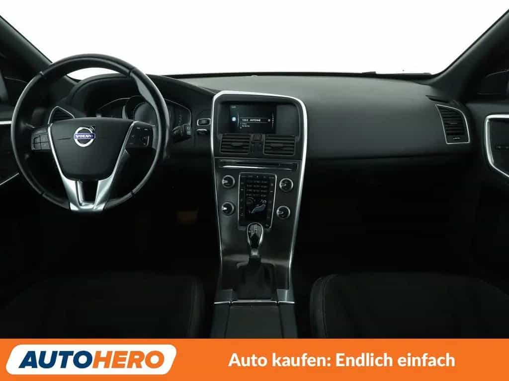 Volvo XC60 2.0 D4 Momentum 2WD Aut*NAVI*XENON*TEMPO* 09/2015-photo-11