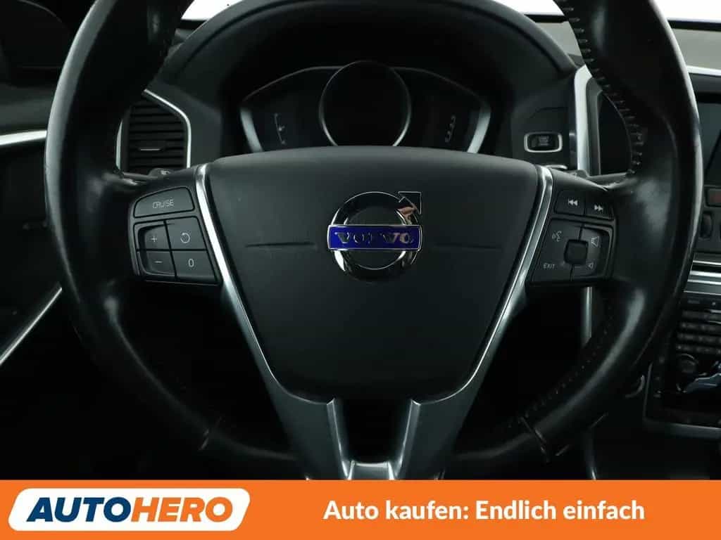 Volvo XC60 2.0 D4 Momentum 2WD Aut*NAVI*XENON*TEMPO* 09/2015-photo-18