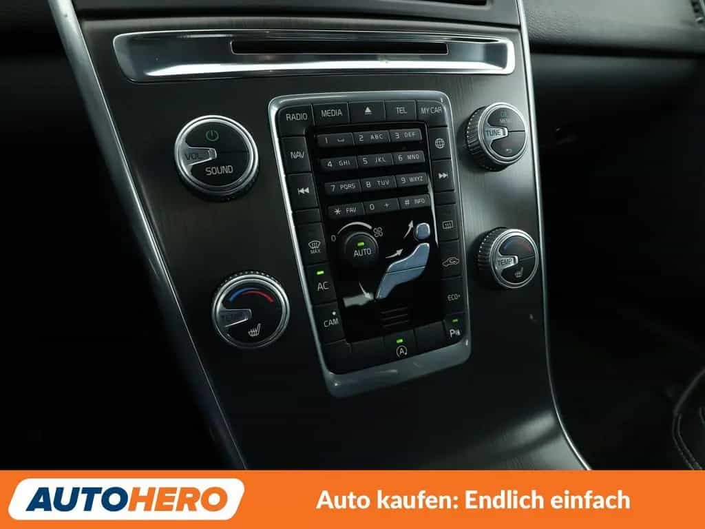 Volvo XC60 2.0 D4 Momentum 2WD Aut*NAVI*XENON*TEMPO* 09/2015-photo-22