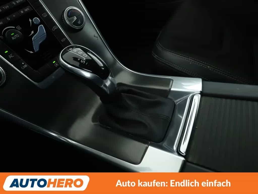 Volvo XC60 2.0 D4 Momentum 2WD Aut*NAVI*XENON*TEMPO* 09/2015-photo-23