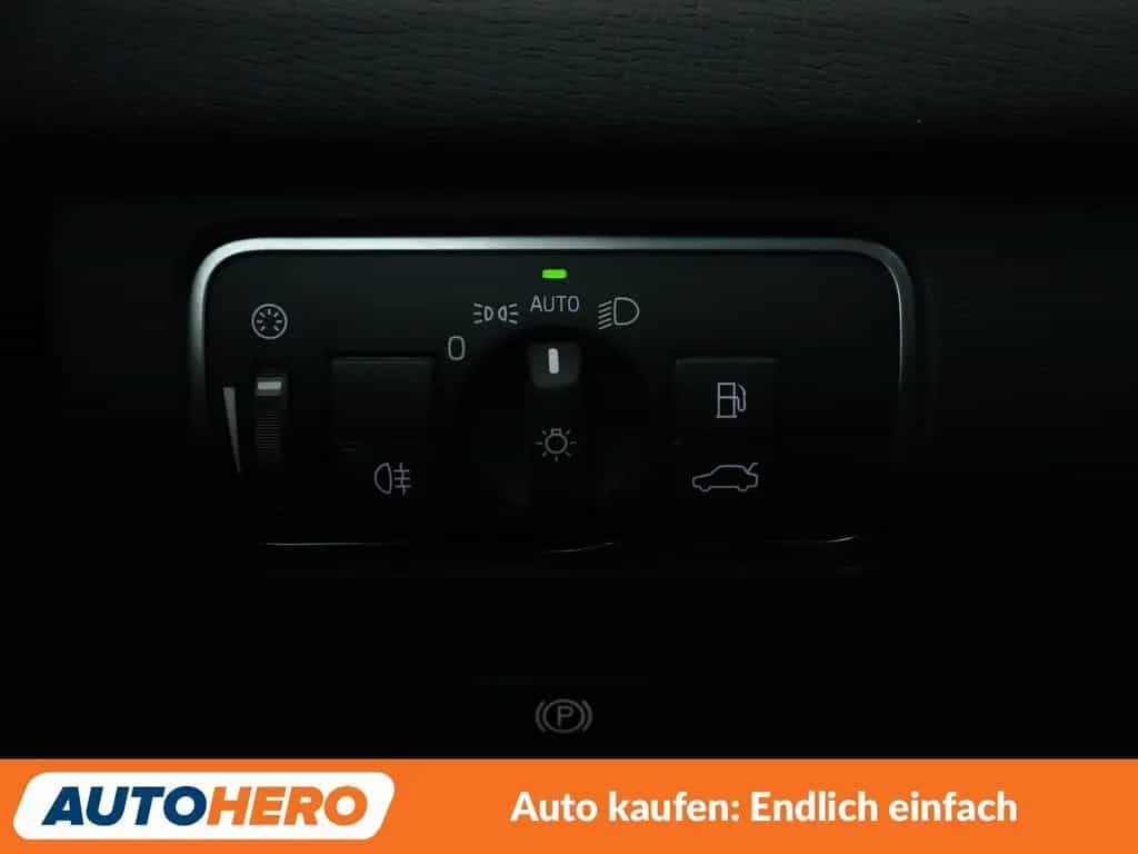 Volvo XC60 2.0 D4 Momentum 2WD Aut*NAVI*XENON*TEMPO* 09/2015-photo-26