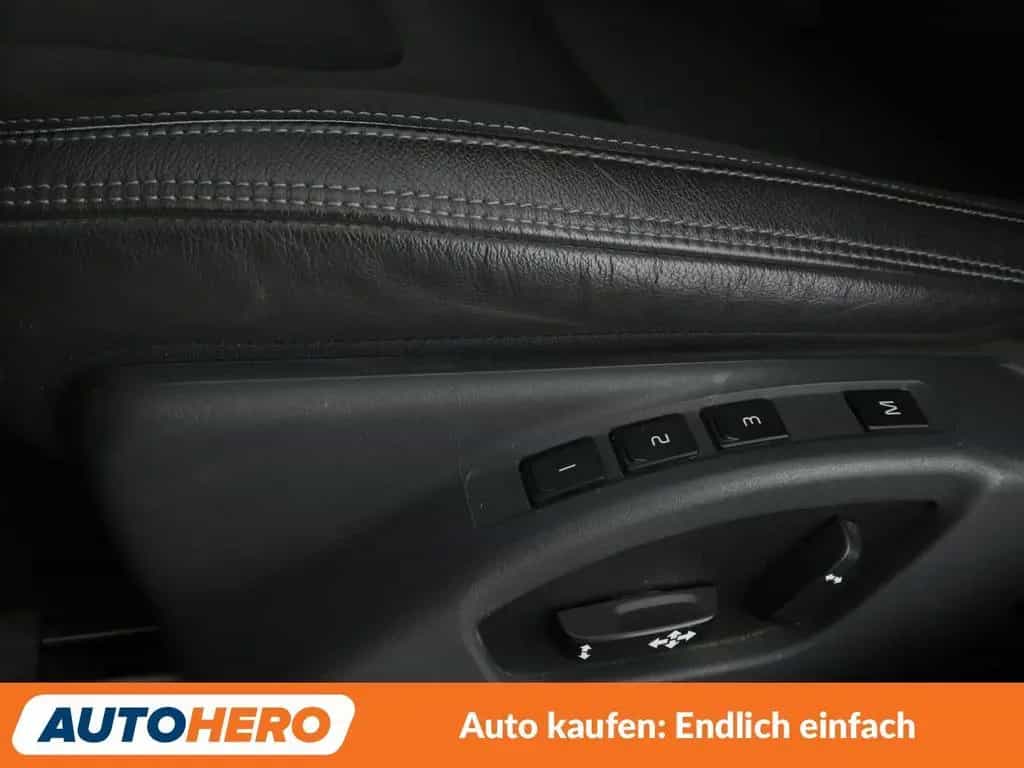 Volvo XC60 2.0 D4 Momentum 2WD Aut*NAVI*XENON*TEMPO* 09/2015-photo-27