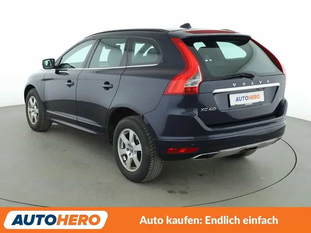 Volvo XC60 2.0 D4 Momentum 2WD Aut*NAVI*XENON*TEMPO* 09/2015-photo-3