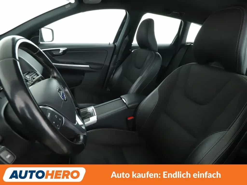 Volvo XC60 2.0 D4 Momentum 2WD Aut*NAVI*XENON*TEMPO* 09/2015-photo-9