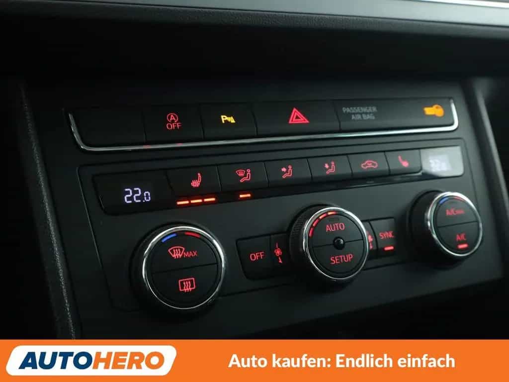 Seat Leon 1.5 TSI ACT Style *NAVI*LED*PDC*SHZ*TEMPO* 10/2019-photo-23