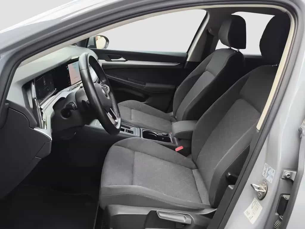 Volkswagen Golf 8 Lim. eTSI DSG Life AHK NAVI RFK 03/2020-photo-12
