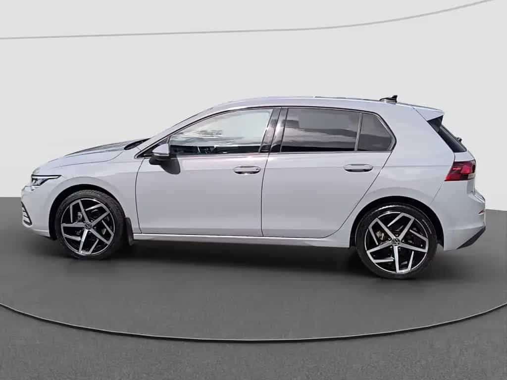 Volkswagen Golf 8 Lim. eTSI DSG Life AHK NAVI RFK 03/2020-photo-6