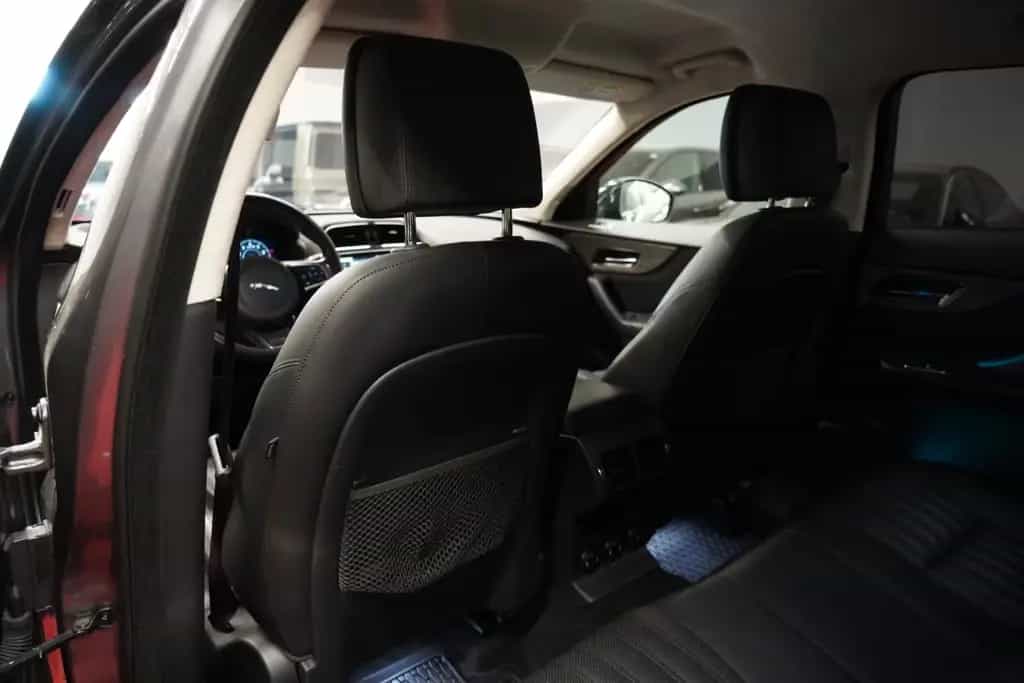Jaguar F-Pace 2.0 Turbo AWD Aut. *2.Hand*Unfallfrei* 12/2018-photo-31