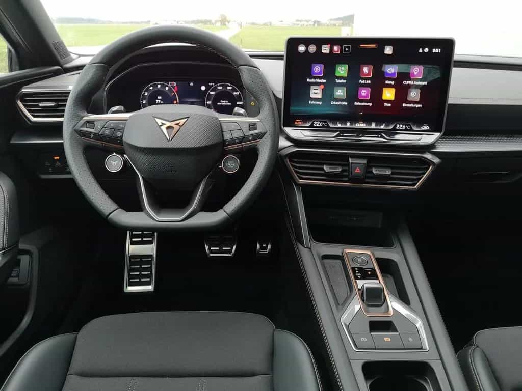 Cupra Leon Kombi ST 1.5 eTSI DSG AHK ACC LED 02/2026-photo-4
