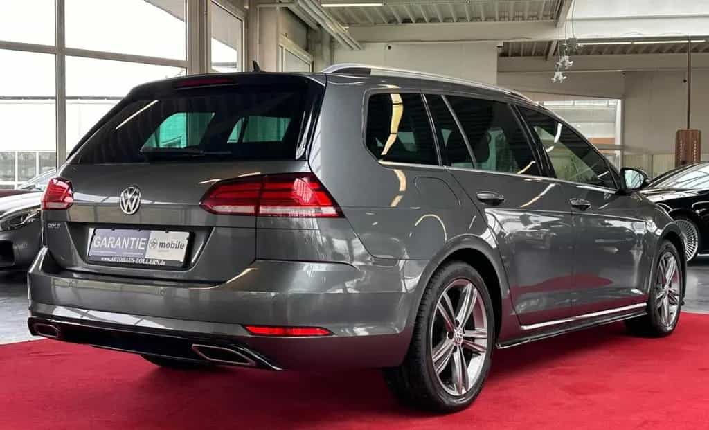 Volkswagen Golf 1,5 TSI VariantDSG / R -LINE /ACC/RFK/NAVI 02/2020-photo-2
