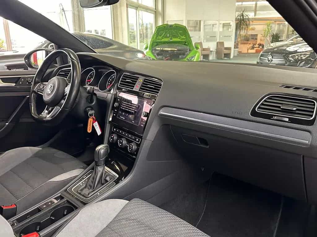 Volkswagen Golf 1,5 TSI VariantDSG / R -LINE /ACC/RFK/NAVI 02/2020-photo-7