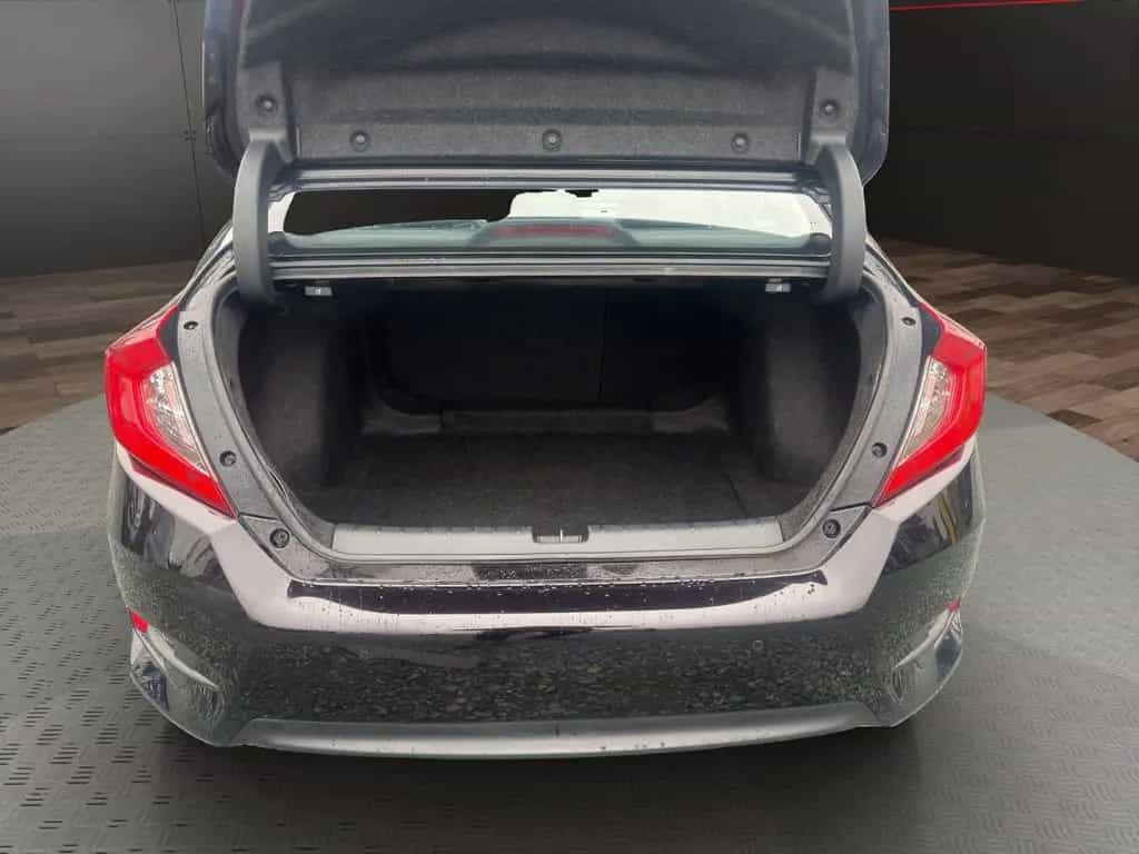 Honda Civic Lim. 4-trg. 1.5 Exec. GSD/Navi/Leder/LED 11/2017-photo-21
