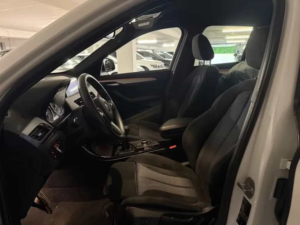 BMW X1 sDrive 18 i M Sport //M-Paket 03/2018-photo-10